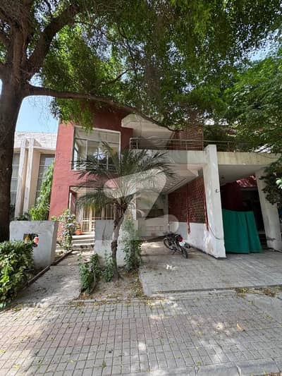 بحریہ ٹاؤن سفاری ولاز بحریہ ٹاؤن سیکٹر B,بحریہ ٹاؤن,لاہور میں 3 کمروں کا 8 مرلہ مکان 2.15 کروڑ میں برائے فروخت۔ بحریہ ٹاؤن سفاری ولاز بحریہ ٹاؤن سیکٹر B,بحریہ ٹاؤن,لاہور میں 3 کمروں کا 8 مرلہ مکان 2.15 کروڑ میں برائے فروخت۔