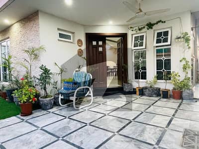 بحریہ ٹاؤن فیز 8 ۔ بلاک سی بحریہ ٹاؤن فیز 8,بحریہ ٹاؤن راولپنڈی,راولپنڈی میں 5 کمروں کا 10 مرلہ مکان 4.25 کروڑ میں برائے فروخت۔ بحریہ ٹاؤن فیز 8 ۔ بلاک سی بحریہ ٹاؤن فیز 8,بحریہ ٹاؤن راولپنڈی,راولپنڈی میں 5 کمروں کا 10 مرلہ مکان 4.25 کروڑ میں برائے فروخت۔