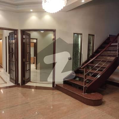 ڈی ایچ اے فیز 3 - بلاک زیڈ فیز 3,ڈیفنس (ڈی ایچ اے),لاہور میں 5 کمروں کا 1 کنال مکان 6.1 کروڑ میں برائے فروخت۔ ڈی ایچ اے فیز 3 - بلاک زیڈ فیز 3,ڈیفنس (ڈی ایچ اے),لاہور میں 5 کمروں کا 1 کنال مکان 6.1 کروڑ میں برائے فروخت۔