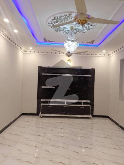صنوبر سٹی اڈیالہ روڈ,راولپنڈی میں 2 کمروں کا 5 مرلہ بالائی پورشن 28.0 ہزار میں کرایہ پر دستیاب ہے۔