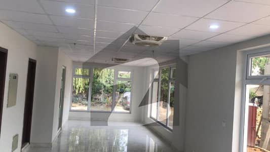 جی ۔ 8 اسلام آباد میں 11 کمروں کا 1 کنال عمارت 22.5 لاکھ میں کرایہ پر دستیاب ہے۔