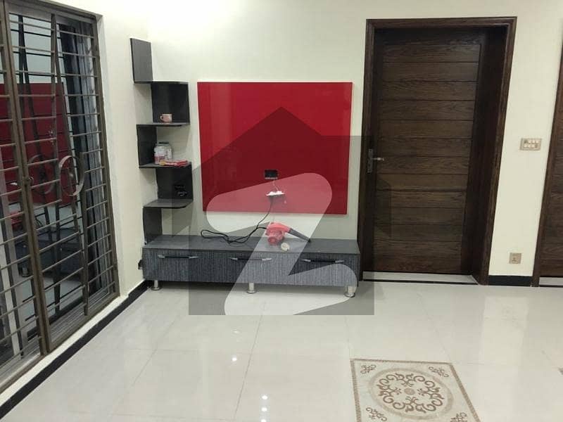 8 Marla lower portion available for rent( for ofc or bachelors) 8 Marla lower portion available for rent( for ofc or bachelors)