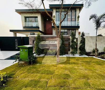 4 Beds Full House 10 Marla Prime Location House For Rent In DHA Phase 7 Lahore.