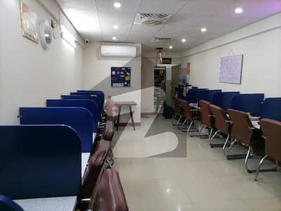 Avail Yourself A Great 550 Square Feet Office In Gulshan-e-Iqbal - Block 13/A Avail Yourself A Great 550 Square Feet Office In Gulshan-e-Iqbal - Block 13/A