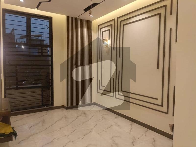 3 Mrla FACING PARK Luxury HOUSE With 3 Bedroom &Amp; 5 Washroom In Peaceful Area On 30 FOOT CARPETED ROAD 3 Mrla FACING PARK Luxury HOUSE With 3 Bedroom &Amp; 5 Washroom In Peaceful Area On 30 FOOT CARPETED ROAD