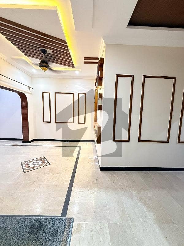 6 Marla Upper Portion Separate Entrance Very Prime Location 6 Marla Upper Portion Separate Entrance Very Prime Location