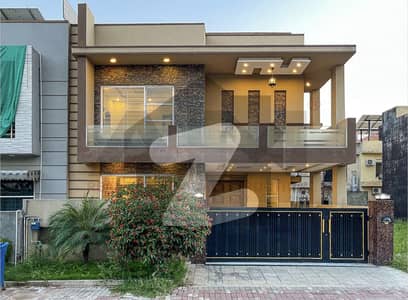 بحریہ ٹاؤن فیز 3 بحریہ ٹاؤن راولپنڈی,راولپنڈی میں 5 کمروں کا 10 مرلہ مکان 3.5 کروڑ میں برائے فروخت۔ بحریہ ٹاؤن فیز 3 بحریہ ٹاؤن راولپنڈی,راولپنڈی میں 5 کمروں کا 10 مرلہ مکان 3.5 کروڑ میں برائے فروخت۔