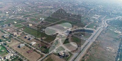 لاھور موٹروے سٹی لاہور میں 10 مرلہ رہائشی پلاٹ 55.0 لاکھ میں برائے فروخت۔