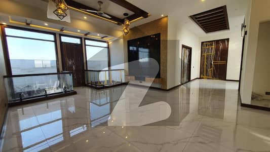 ڈی ایچ اے فیز 8 ڈی ایچ اے ڈیفینس,کراچی میں 6 کمروں کا 1 کنال مکان 7.0 لاکھ میں کرایہ پر دستیاب ہے۔