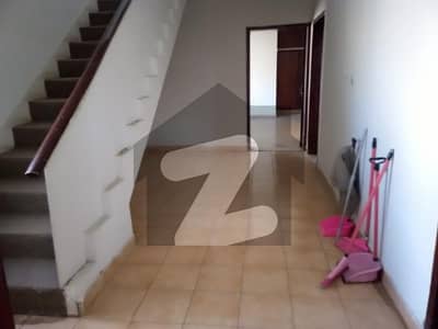 488 Sq Yd Liveable House For Sale On Investor Price F-6/1 Prime Location