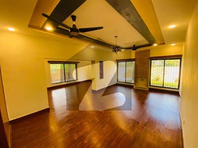 FOR RENT Fully Renovated Double Storey House F-6/1 FOR RENT Fully Renovated Double Storey House F-6/1