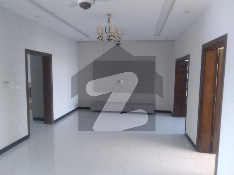 G-13 House 30*60( 7.5) for Rent G-13 House 30*60( 7.5) for Rent