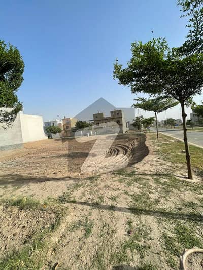 Prime Location Residential Plot Of 5 Marla In Park View City - Pearl Block For Sale