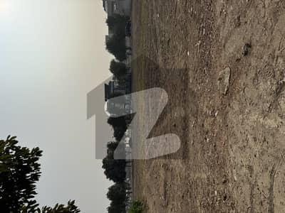 ڈی ایچ اے فیز 6 - بلاک بی فیز 6,ڈیفنس (ڈی ایچ اے),لاہور میں 1 کنال رہائشی پلاٹ 7.7 کروڑ میں برائے فروخت۔