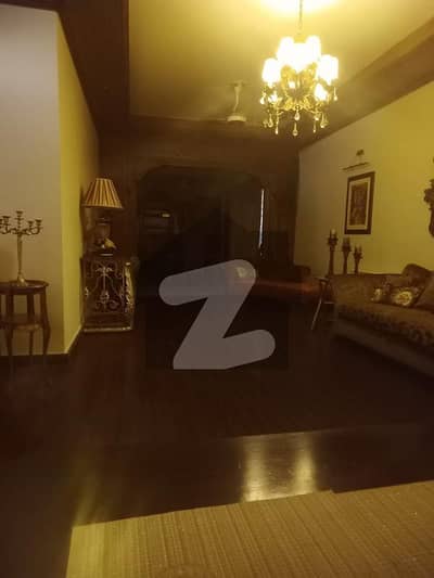 F-8 Triple Storey House Including Basement Size 622 Square Yards, Dimension 40x140, CDA Transfer, Demand 24 Crores