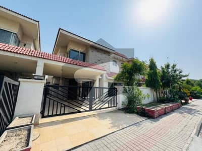 11 Marla Fully Furnished A PRIME LOCATION HOUSE FOR SALE IN SAFARI VILLAS SECTOR B BAHRIA TOWN LAHORE Bahria Town - Safari Villas, Bahria Town - Sector B, Bahria Town, Lahore, Punjab 11 Marla Fully Furnished A PRIME LOCATION HOUSE FOR SALE IN SAFARI VILLAS SECTOR B BAHRIA TOWN LAHORE Bahria Town - Safari Villas, Bahria Town - Sector B, Bahria Town, Lahore, Punjab
