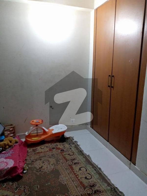 فلکنازپریزیڈینسی ملیر,کراچی میں 3 کمروں کا 8 مرلہ فلیٹ 1.75 کروڑ میں برائے فروخت۔