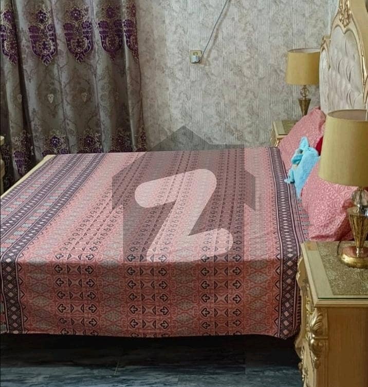 House In Gulberg Sized 10 Marla Is Available House In Gulberg Sized 10 Marla Is Available