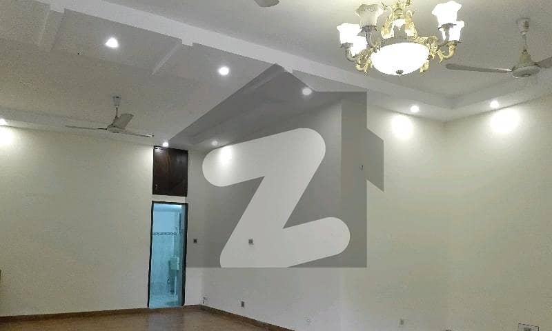 کینٹ لاہور میں 5 کمروں کا 1 کنال مکان 13.0 کروڑ میں برائے فروخت۔ کینٹ لاہور میں 5 کمروں کا 1 کنال مکان 13.0 کروڑ میں برائے فروخت۔