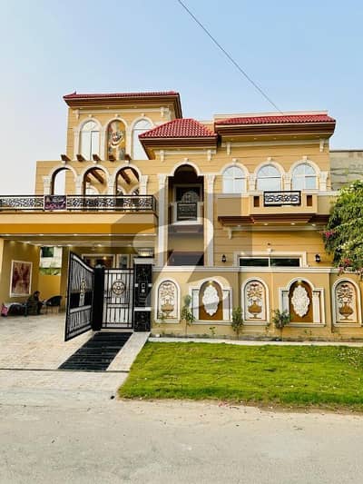 پی جی ای سی ایچ ایس فیز 2 - بلاک ڈی پی جی ای سی ایچ ایس فیز 2,پنجاب گورنمنٹ ایمپلائیز سوسائٹی,لاہور میں 7 کمروں کا 1 کنال مکان 6.35 کروڑ میں برائے فروخت۔ پی جی ای سی ایچ ایس فیز 2 - بلاک ڈی پی جی ای سی ایچ ایس فیز 2,پنجاب گورنمنٹ ایمپلائیز سوسائٹی,لاہور میں 7 کمروں کا 1 کنال مکان 6.35 کروڑ میں برائے فروخت۔
