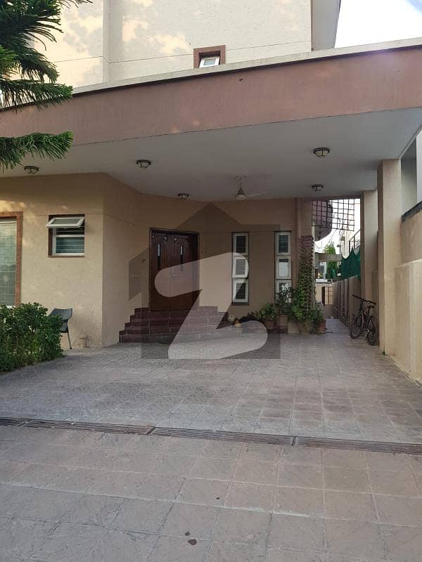 MPCHS(E-11/3) - TRIPLE STOREY HOUSE FOR SALE MPCHS(E-11/3) - TRIPLE STOREY HOUSE FOR SALE