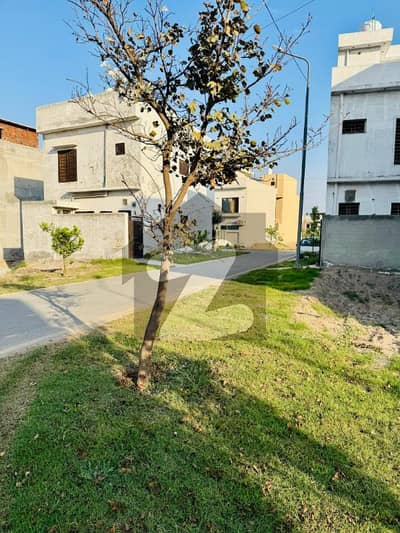 A Prime Location Residential Plot Of 10 Marla In Park View City - Silver Block A Prime Location Residential Plot Of 10 Marla In Park View City - Silver Block