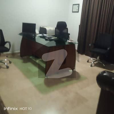 ڈی ایچ اے فیز 8 ڈی ایچ اے ڈیفینس,کراچی میں 3 کمروں کا 1 کنال بالائی پورشن 2.3 لاکھ میں کرایہ پر دستیاب ہے۔ ڈی ایچ اے فیز 8 ڈی ایچ اے ڈیفینس,کراچی میں 3 کمروں کا 1 کنال بالائی پورشن 2.3 لاکھ میں کرایہ پر دستیاب ہے۔