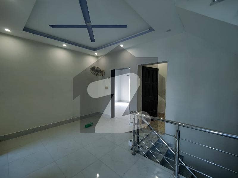Upper Portion Available For Rent Upper Portion Available For Rent