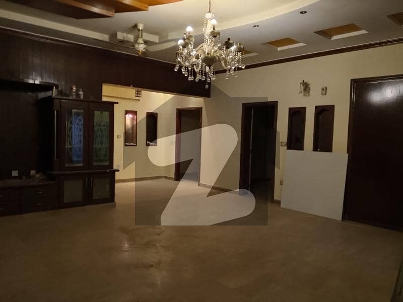 1 KANAL LOWER PROTION AVAILABLE FOR RENT 1 KANAL LOWER PROTION AVAILABLE FOR RENT