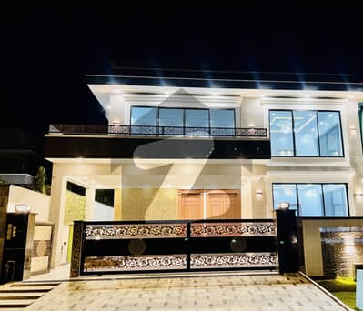 ڈی ایچ اے ڈیفینس فیز 2 ڈی ایچ اے ڈیفینس,اسلام آباد میں 8 کمروں کا 1 کنال مکان 18.0 کروڑ میں برائے فروخت۔ ڈی ایچ اے ڈیفینس فیز 2 ڈی ایچ اے ڈیفینس,اسلام آباد میں 8 کمروں کا 1 کنال مکان 18.0 کروڑ میں برائے فروخت۔
