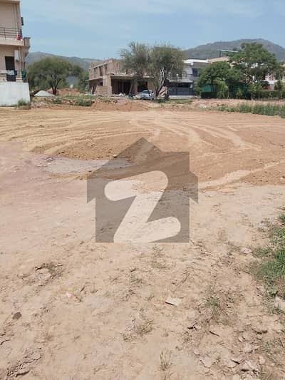 8 Marla Plot For Sale