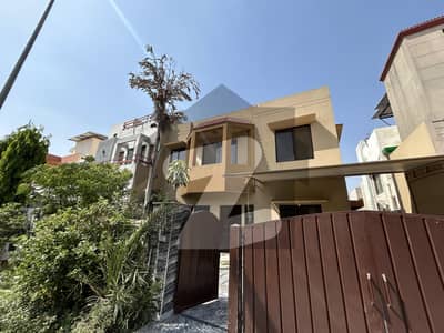 10 Marla House For Sale In Paragon With Gas In Main Block 10 Marla House For Sale In Paragon With Gas In Main Block