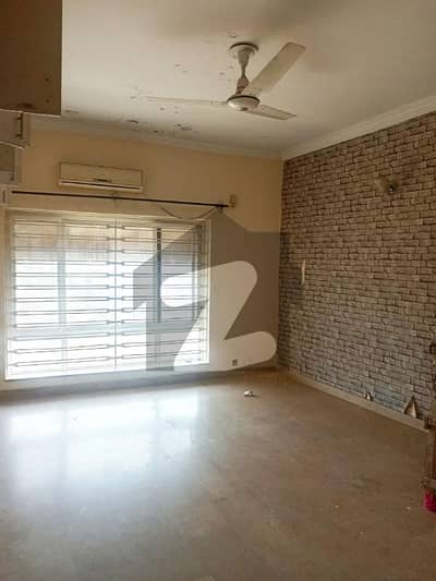 1 KANAL UPPER PORTION WITH SUI GAS AVAILABLE FOR RENT IN SECTOR A BAHRIA TOWN RAWALPINDI 1 KANAL UPPER PORTION WITH SUI GAS AVAILABLE FOR RENT IN SECTOR A BAHRIA TOWN RAWALPINDI