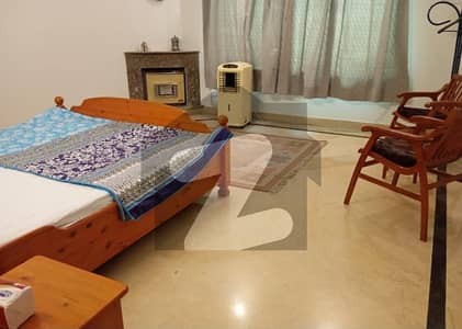 Kanal 6 Bedrooms Furnished House Available For Rent