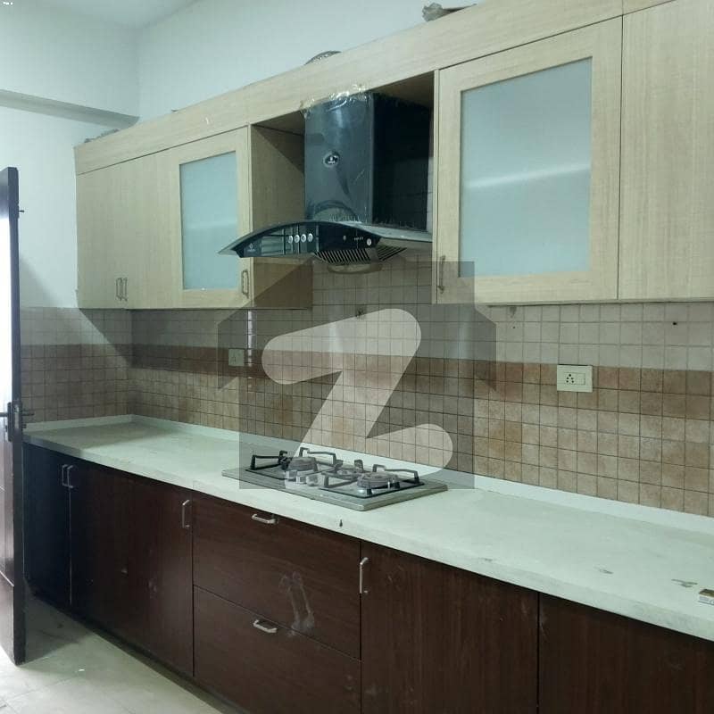 10 MARLA 3 BEDROOM APARTMENT AVAILABLE FOR RENT 10 MARLA 3 BEDROOM APARTMENT AVAILABLE FOR RENT