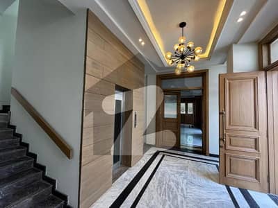 Investors Should Sale This House Located Ideally In F-7