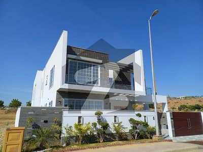 5 Bed Room Luxury Villa at Prime Location in Bahria Town Karachi, 2km from main gate, near commercial, gallery and IMTIAZ Mega Store 5 Bed Room Luxury Villa at Prime Location in Bahria Town Karachi, 2km from main gate, near commercial, gallery and IMTIAZ Mega Store
