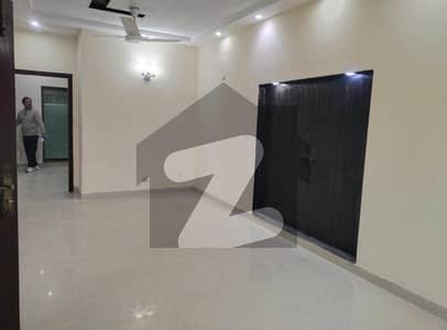 ڈی ایچ اے فیز 5 - بلاک ڈی فیز 5,ڈیفنس (ڈی ایچ اے),لاہور میں 3 کمروں کا 5 مرلہ مکان 90.0 ہزار میں کرایہ پر دستیاب ہے۔ ڈی ایچ اے فیز 5 - بلاک ڈی فیز 5,ڈیفنس (ڈی ایچ اے),لاہور میں 3 کمروں کا 5 مرلہ مکان 90.0 ہزار میں کرایہ پر دستیاب ہے۔