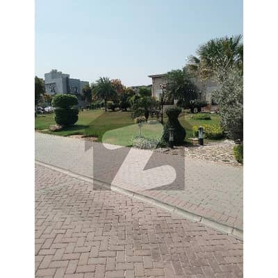 ٹاپ سٹی 1 - بلاک سی ٹاپ سٹی 1,اسلام آباد میں 1 کنال رہائشی پلاٹ 1.9 کروڑ میں برائے فروخت۔