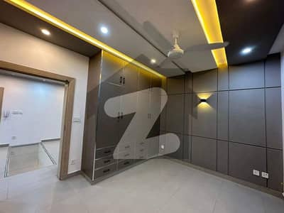 ڈی ایچ اے فیز 5 - سیکٹر ایف ڈی ایچ اے ڈیفینس فیز 5,ڈی ایچ اے ڈیفینس,اسلام آباد میں 3 کمروں کا 5 مرلہ مکان 75.0 ہزار میں کرایہ پر دستیاب ہے۔ ڈی ایچ اے فیز 5 - سیکٹر ایف ڈی ایچ اے ڈیفینس فیز 5,ڈی ایچ اے ڈیفینس,اسلام آباد میں 3 کمروں کا 5 مرلہ مکان 75.0 ہزار میں کرایہ پر دستیاب ہے۔