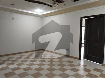 Non Furnished Apartment For Rent