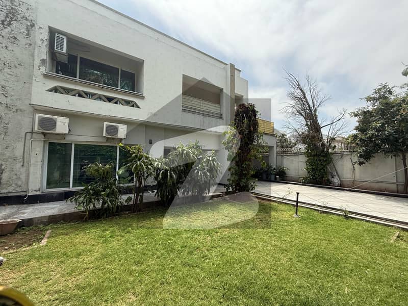 Brand New Luxurious House With Front And Bak Lawn Brand New Luxurious House With Front And Bak Lawn