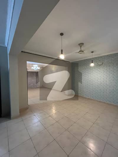 گلدشت ٹاؤن ۔ بلاک اے گُلدشت ٹاؤن,لاہور میں 2 کمروں کا 10 مرلہ بالائی پورشن 60.0 ہزار میں کرایہ پر دستیاب ہے۔