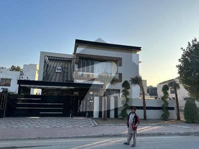 one kanal barnd new house for sale in bahria Town Lahore men boulevard Grand mosque Bahia town Lahore one kanal barnd new house for sale in bahria Town Lahore men boulevard Grand mosque Bahia town Lahore
