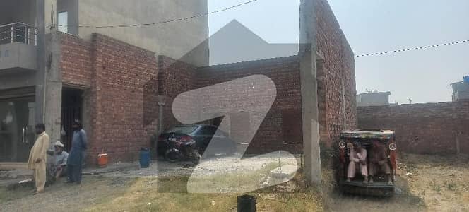 الحرم گارڈن لاہور میں 4 مرلہ کمرشل پلاٹ 75.0 لاکھ میں برائے فروخت۔