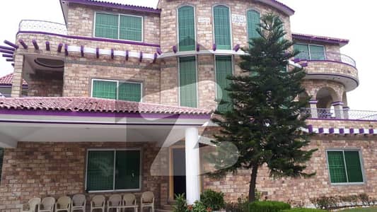Beautiful House with local amenities
