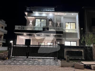 ٹاپ سٹی 1 - بلاک اے ٹاپ سٹی 1,اسلام آباد میں 5 کمروں کا 10 مرلہ مکان 4.5 کروڑ میں برائے فروخت۔ ٹاپ سٹی 1 - بلاک اے ٹاپ سٹی 1,اسلام آباد میں 5 کمروں کا 10 مرلہ مکان 4.5 کروڑ میں برائے فروخت۔
