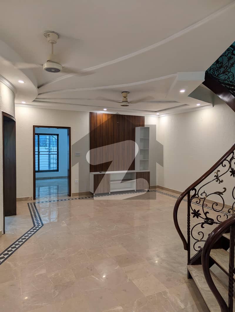 10 Marla renovated house for sale 10 Marla renovated house for sale
