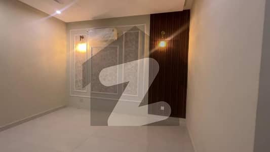 Ready to move 272sq yd 5Bedroom DDL Luxury Villa FOR SALE. Only 3km from Main Entrance of BTK. Near MIDWAY Commercial, Parks, Masjid and Gallery. Ready to move 272sq yd 5Bedroom DDL Luxury Villa FOR SALE. Only 3km from Main Entrance of BTK. Near MIDWAY Commercial, Parks, Masjid and Gallery.