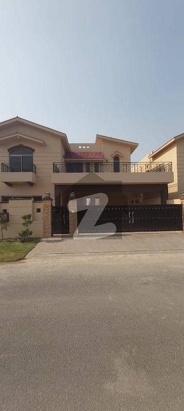 17 Marla 5 Bedroom Brig House Available for Sale in Askari 10 Sector-F Lahore Cantt 17 Marla 5 Bedroom Brig House Available for Sale in Askari 10 Sector-F Lahore Cantt
